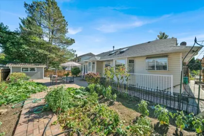 Garden / Landscaping Photo of 15747 92a Avenue, Surrey, BC