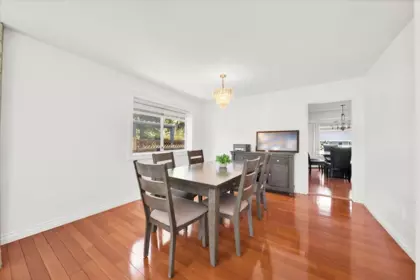 Kitchen Photo of 15747 92a Avenue, Surrey, BC