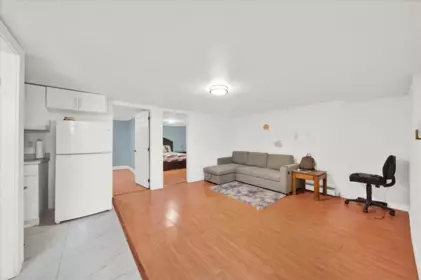 Mudroom Photo of 15747 92a Avenue, Surrey, BC