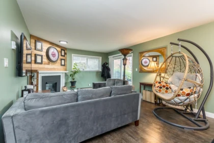 Living Room Photo of 101 46033 Chilliwack Central Road, Chilliwack, BC