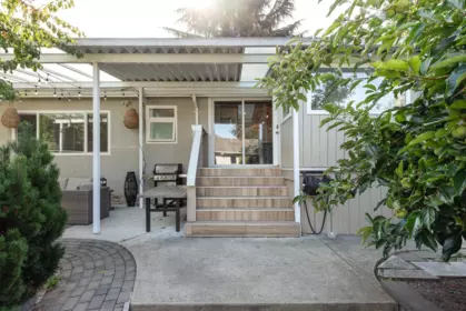 Backyard Photo of 321 Sixth Avenue, New Westminster, BC