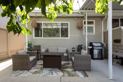Outdoor Deck Photo of 321 Sixth Avenue, New Westminster, BC