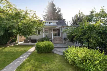 Outdoor Patio Photo of 321 Sixth Avenue, New Westminster, BC