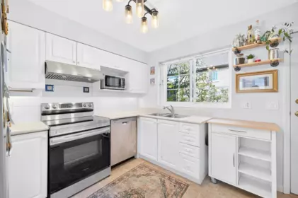 10 1561 Booth Avenue, Coquitlam, BC, Coquitlam — Townhouse for sale