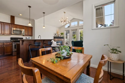 Dining Area Photo of 33 6577 Southdowne Place, Chilliwack, BC