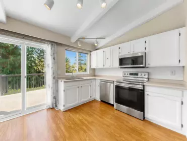 Walk-In Closet Photo of 7801 Wiltshire Boulevard, Delta, BC