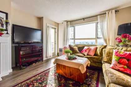 Breakfast Nook Photo of 309 33165 2nd Avenue, Mission, BC