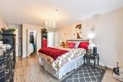 Guest Bathroom Photo of 309 33165 2nd Avenue, Mission, BC