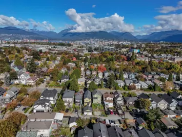 1124 E 12th Avenue, Vancouver, BC, Vancouver — Half Duplex for sale