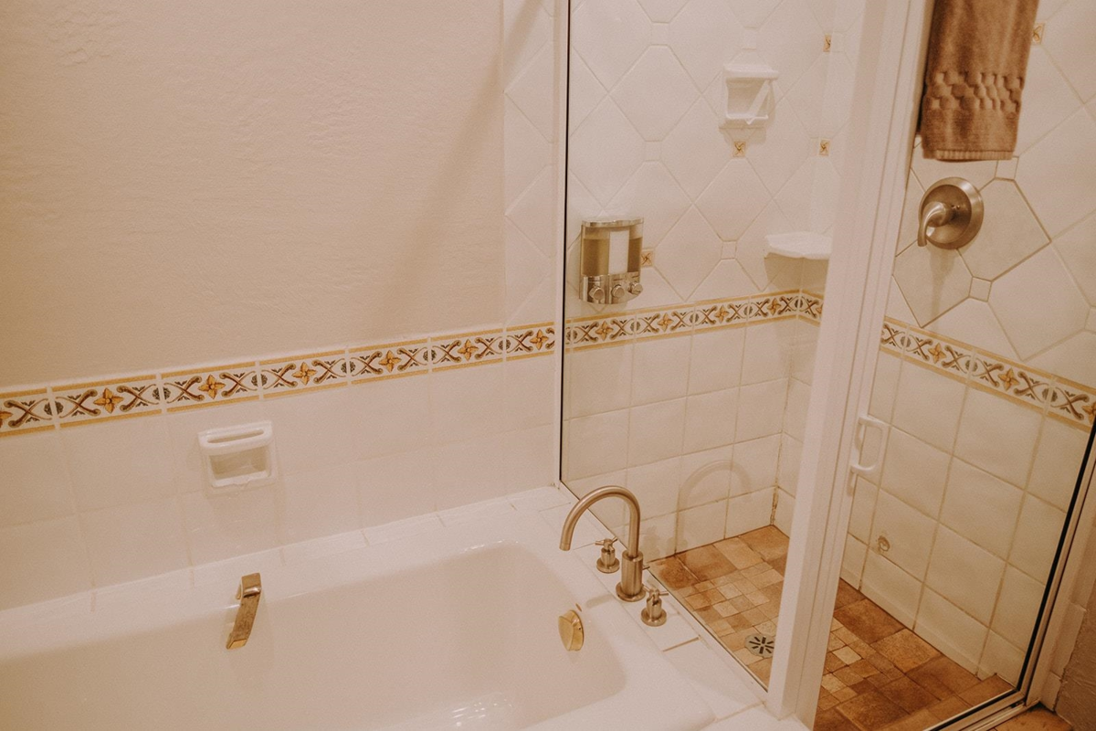 Guest Bathroom Photo of 4 B 134 Madrona Drive, Galiano Island, BC
