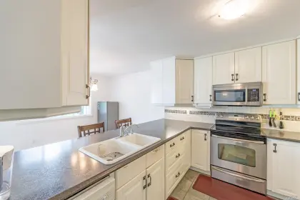 110 13959 16 Avenue, Surrey, BC, Surrey — Apartment/Condo for sale