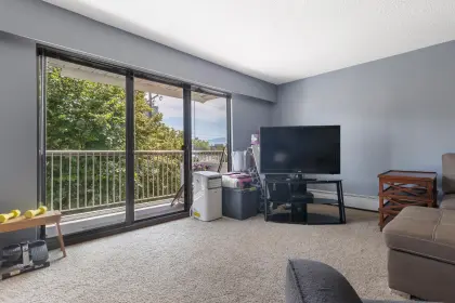 206 9425 Nowell Street, Chilliwack, BC, Chilliwack — Apartment/Condo for sale