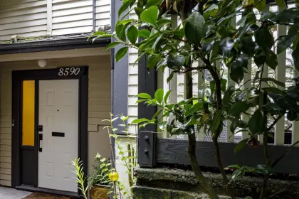 8590 Wilderness Court, Burnaby, BC, Burnaby — Townhouse for sale