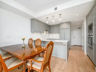 305 4352 Hastings Street, Burnaby, BC, Burnaby — Apartment/Condo for sale