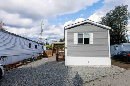 167 1413 Sunshine Coast Highway, Gibsons, BC, Gibsons — Manufactured Home for sale