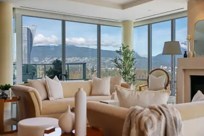 2400 590 Nicola Street, Vancouver, BC, Vancouver — Apartment/Condo for sale