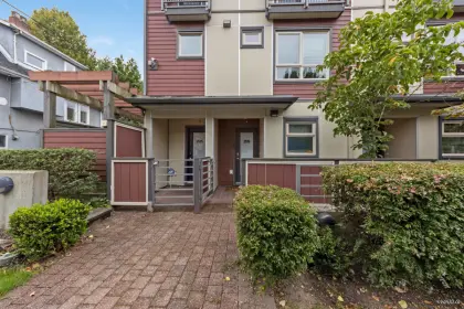 2519 Woodland Drive, Vancouver, BC, Vancouver — Townhouse for sale