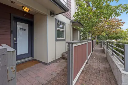 2519 Woodland Drive, Vancouver, BC, Vancouver — Townhouse for sale
