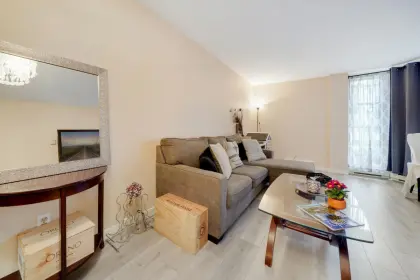 302 1080 Pacific Street, Vancouver, BC, Vancouver — Apartment/Condo for sale