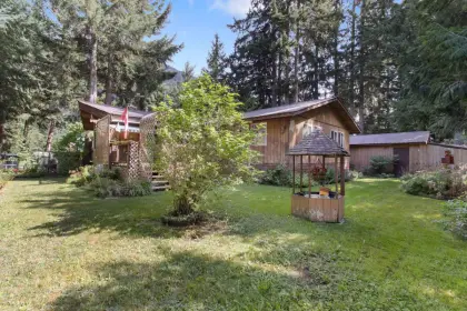 71767 Meadow Road, Sunshine Valley, BC, Sunshine valley — Single Family Residence for sale