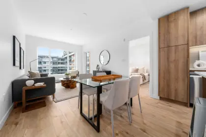 402 3596 Malsum Drive, North Vancouver, BC, North vancouver — Apartment/Condo for sale