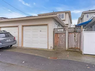 1 4689 Canada Way, Burnaby, BC, Burnaby — Half Duplex for sale