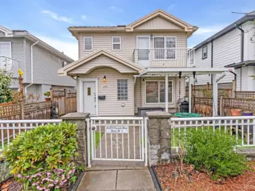 1 4689 Canada Way, Burnaby, BC, Burnaby — Half Duplex for sale
