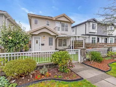 1 4689 Canada Way, Burnaby, BC, Burnaby — Half Duplex for sale