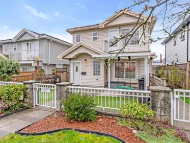 1 4689 Canada Way, Burnaby, BC, Burnaby — Half Duplex for sale