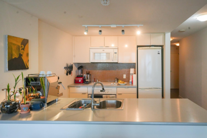 2208 788 Hamilton Street, Vancouver, BC