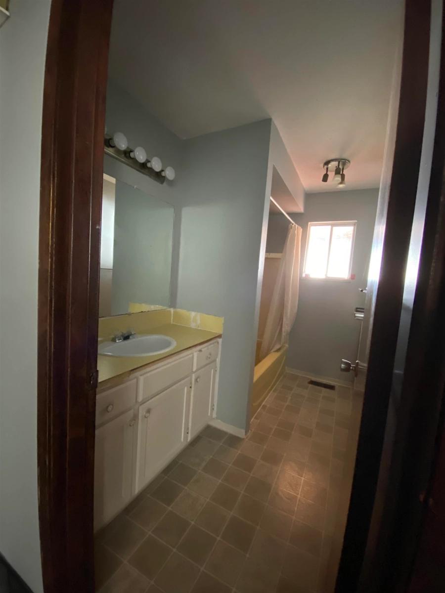 Living Room Photo of 15855 Vine Avenue, White Rock, BC