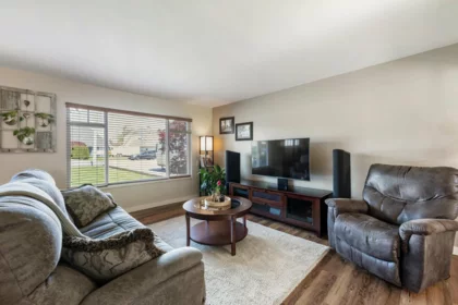 5438 Grove Avenue, Delta, BC, Delta — Single Family Residence for sale