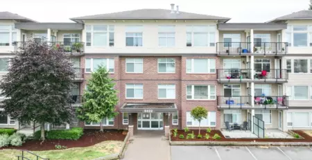 215 9422 Victor Street, Chilliwack, BC, Chilliwack — Apartment/Condo for sale