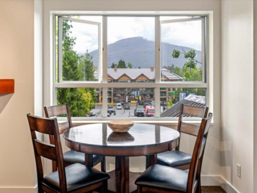 240 4350 Lorimer Road, Whistler, BC, Whistler — Apartment/Condo for sale
