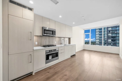 2106 5051 Imperial Street, Burnaby, BC, Burnaby — Apartment/Condo for sale