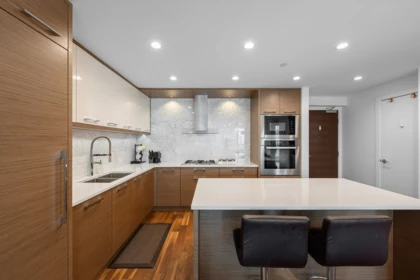 1905 4360 Beresford Street, Burnaby, BC, Burnaby — Apartment/Condo for sale