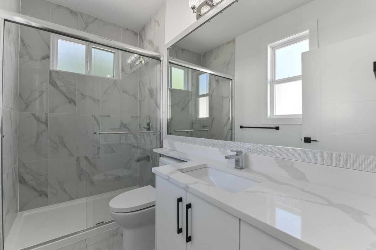 Entry Foyer Photo of 20133 27 Avenue, Langley, BC