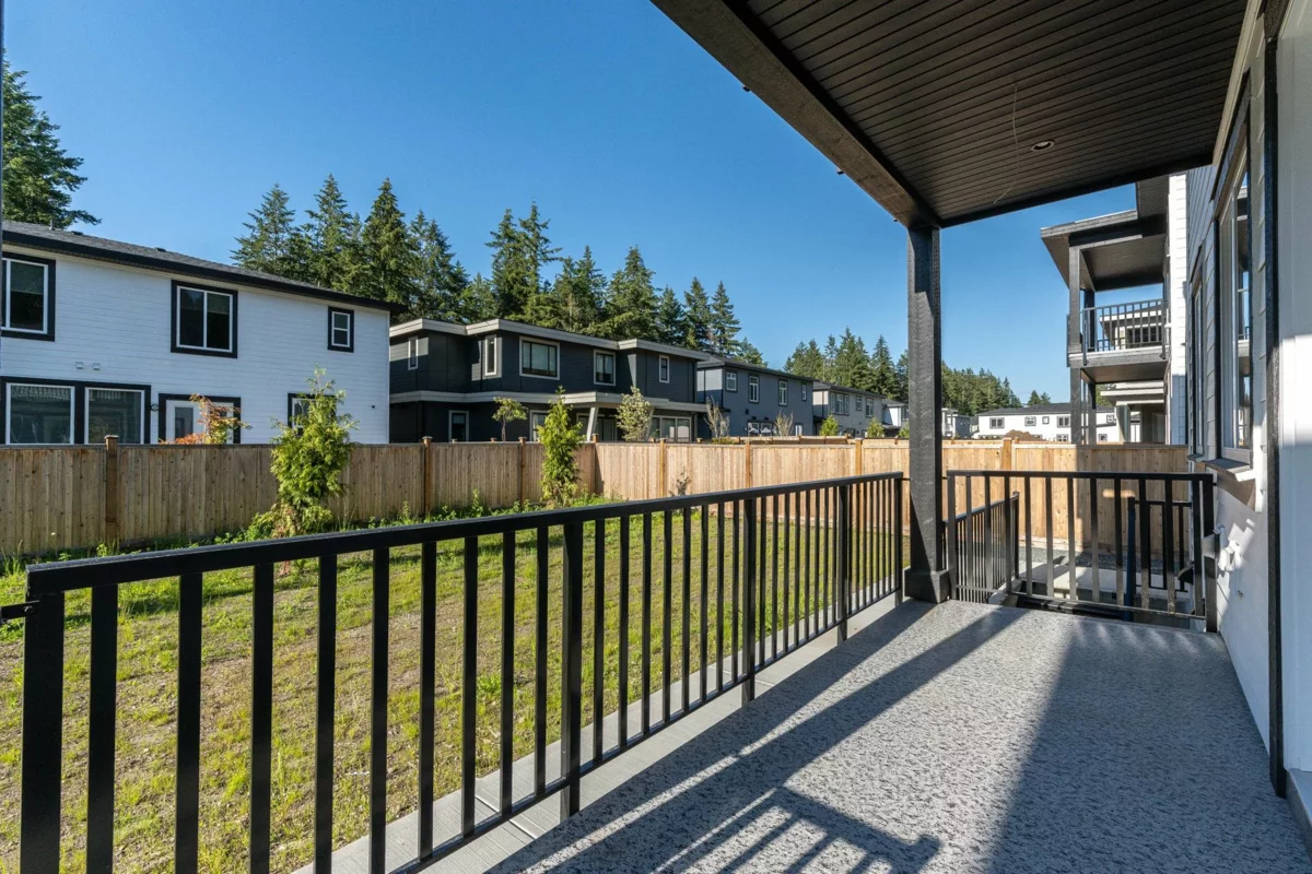 Front Yard Photo of 20133 27 Avenue, Langley, BC