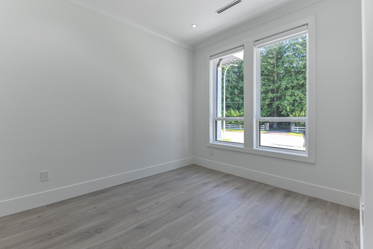 Guest Bathroom Photo of 20133 27 Avenue, Langley, BC