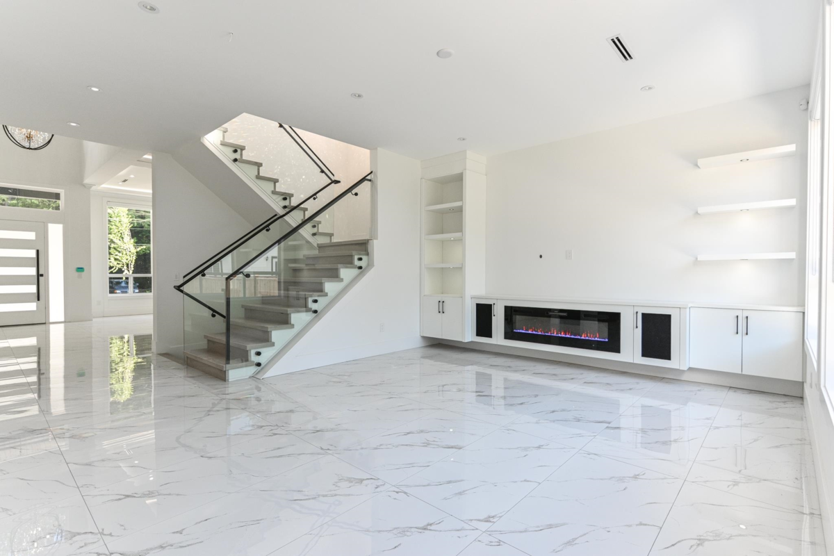 Hot Tub / Spa Photo of 20133 27 Avenue, Langley, BC