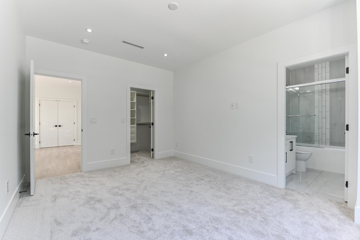 Swimming Pool Photo of 20133 27 Avenue, Langley, BC