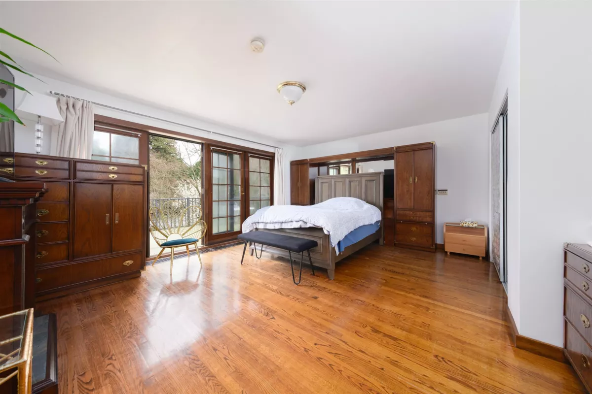 Basement Recreation Room Photo of 6000 Buckingham Avenue, Burnaby, BC