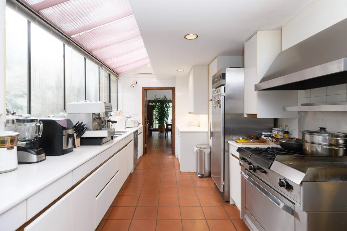 Breakfast Nook Photo of 6000 Buckingham Avenue, Burnaby, BC