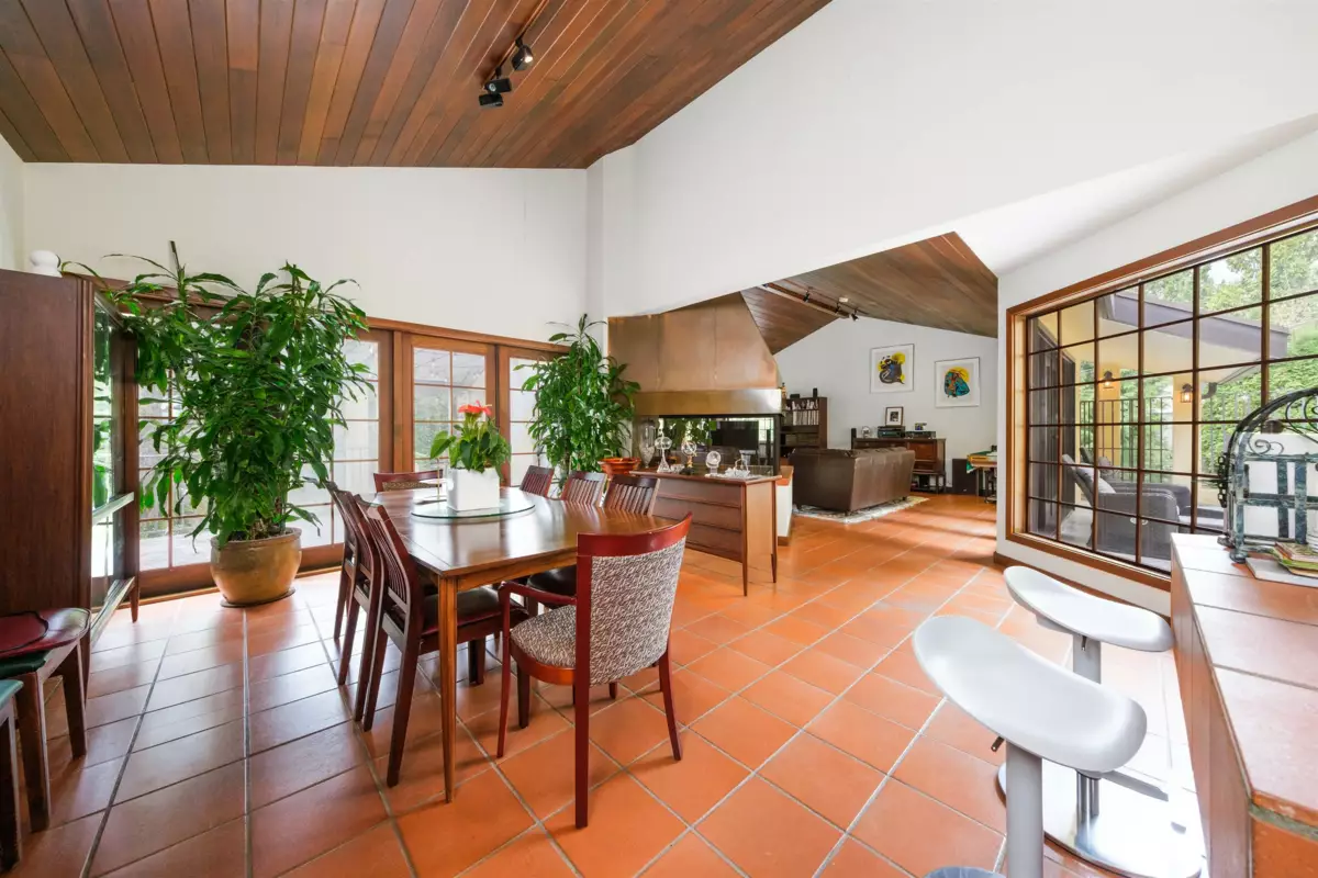 Dining Area Photo of 6000 Buckingham Avenue, Burnaby, BC
