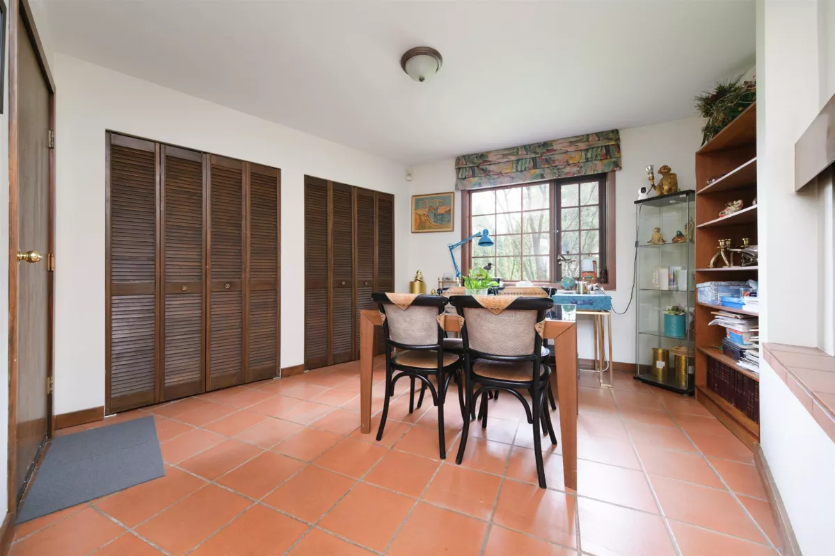 Office / Den Photo of 6000 Buckingham Avenue, Burnaby, BC