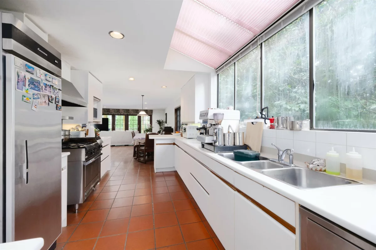 Primary Bathroom Photo of 6000 Buckingham Avenue, Burnaby, BC