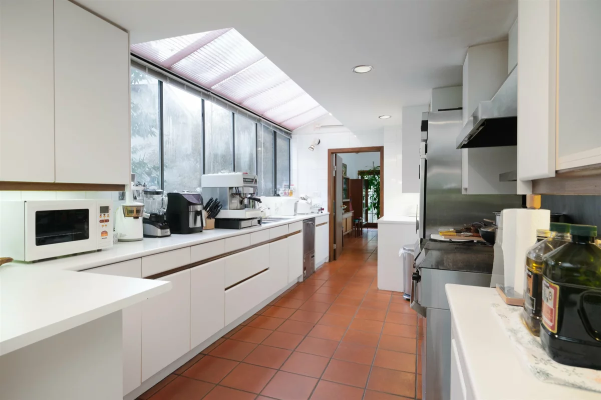 Primary Bedroom Photo of 6000 Buckingham Avenue, Burnaby, BC