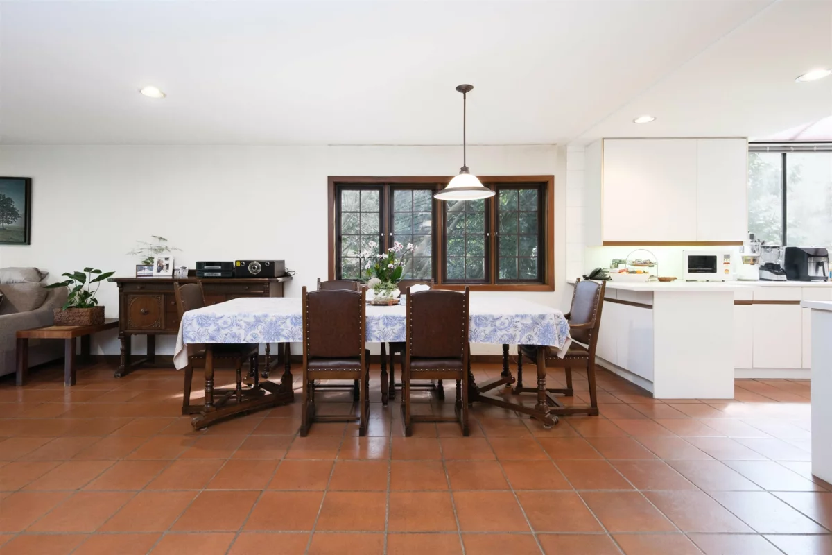 Walk-In Closet Photo of 6000 Buckingham Avenue, Burnaby, BC