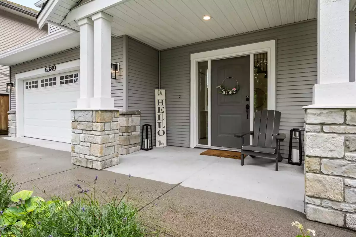 Living Room Photo of 6389 Reid Road, Chilliwack, BC