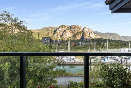 301 1468 Pemberton Avenue, Squamish, BC, Squamish — Apartment/Condo for sale